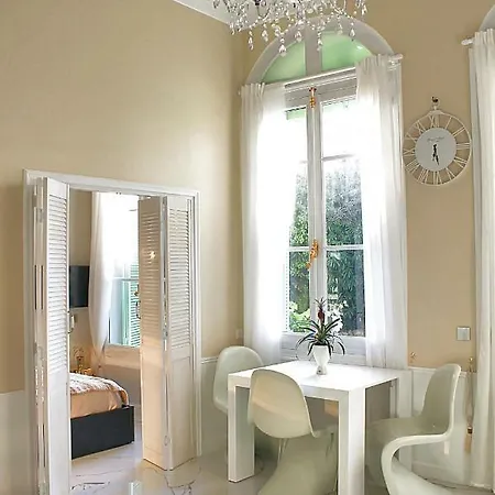 'maison Blanche' * קאן